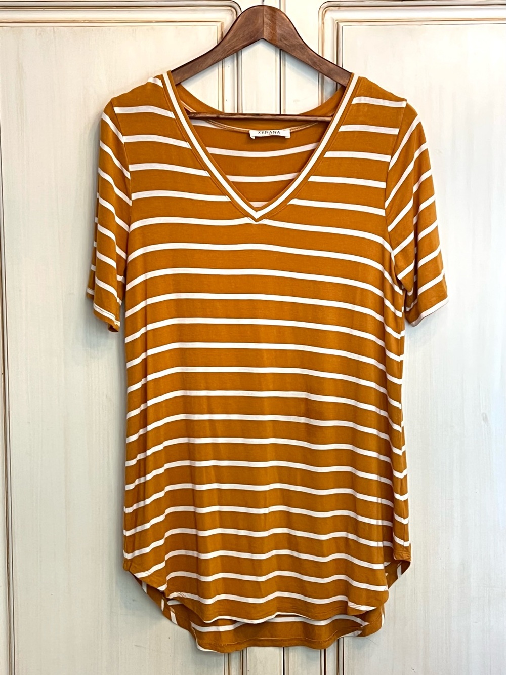 Zenana Tunic Top Mustard Yellow White Striped V-Neck Stretchy Curved Hem Sz S